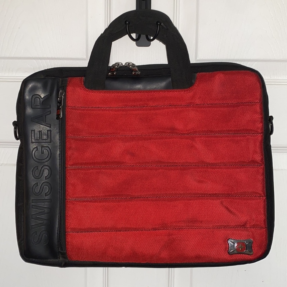 *Used - Great Condition* Red/Black Swiss Gear Padded Laptop Bag